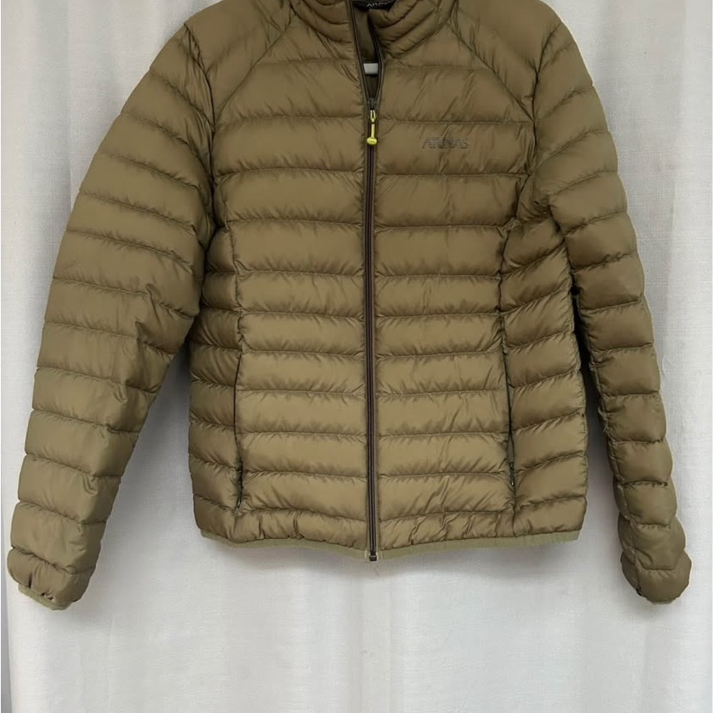 Atunas puffer jacket lightweight down green zip up coat